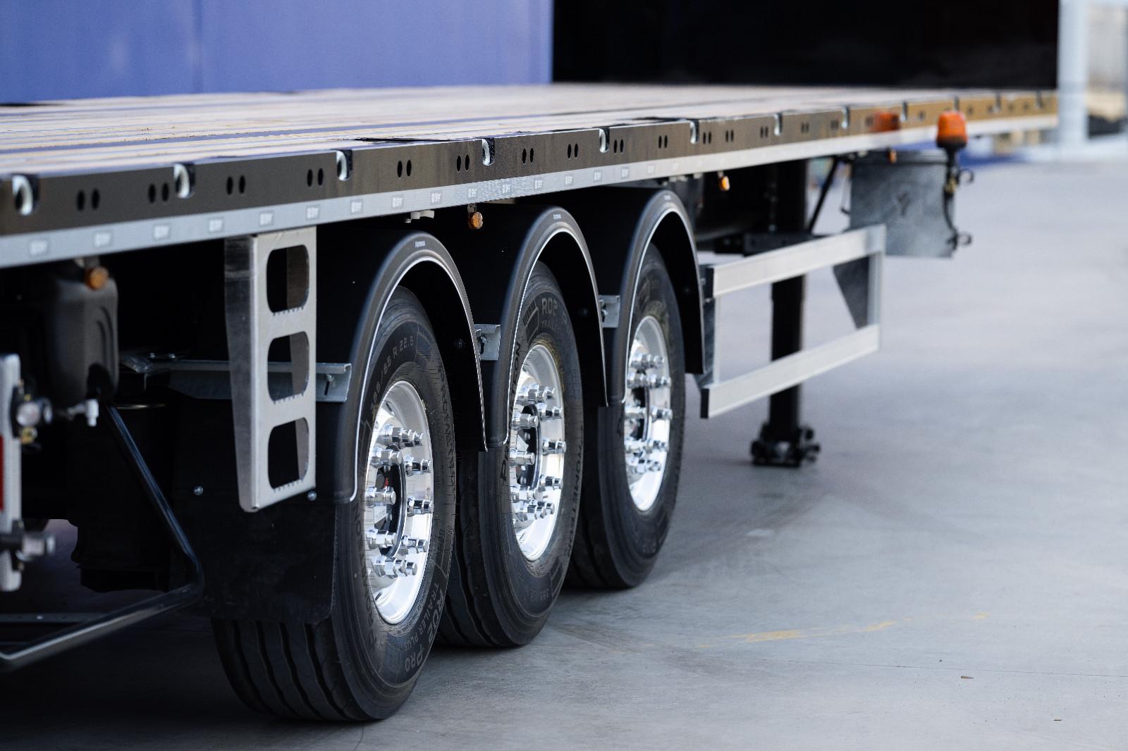 Andere Plattformsattelanhänger