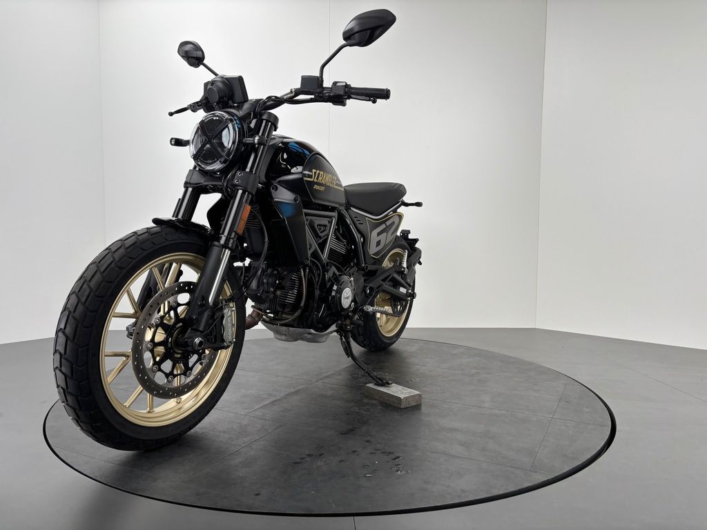 Fahrzeugabbildung Ducati SCRAMBLER FULL THROTTLE *NEUWERTIG *1. HAND