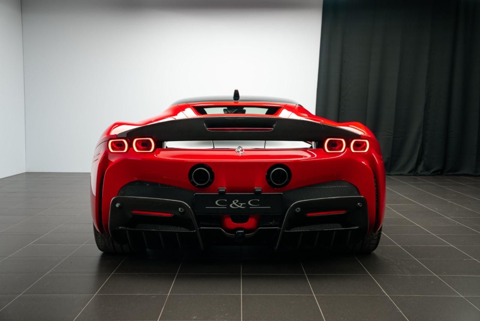 Fahrzeugabbildung Ferrari SF90 Stradale FIORANO/CARBON/CAM