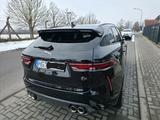 Jaguar F-Pace SVR | 22" | HUD | PANO | MERIDIAN - Jaguar F-Pace in Frankfurt (Main)