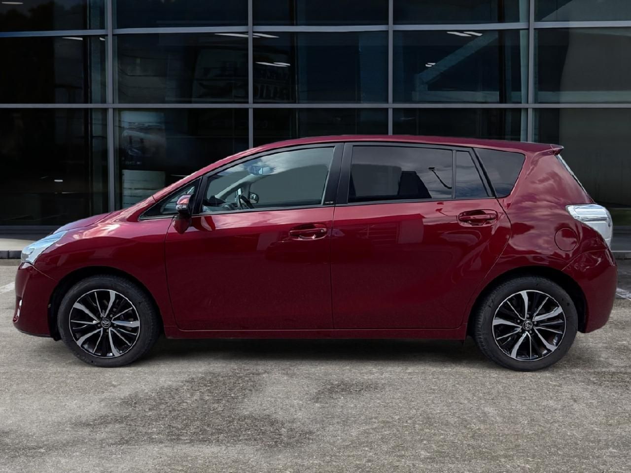 Fahrzeugabbildung Toyota Verso Edition-S+
