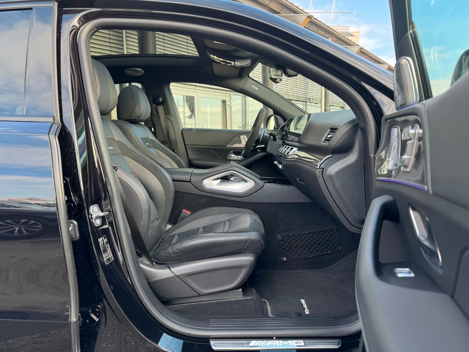 Fahrzeugabbildung Mercedes-Benz GLE 63 AMG S Pano+Burm+AHK+HUD+Massage+StandH