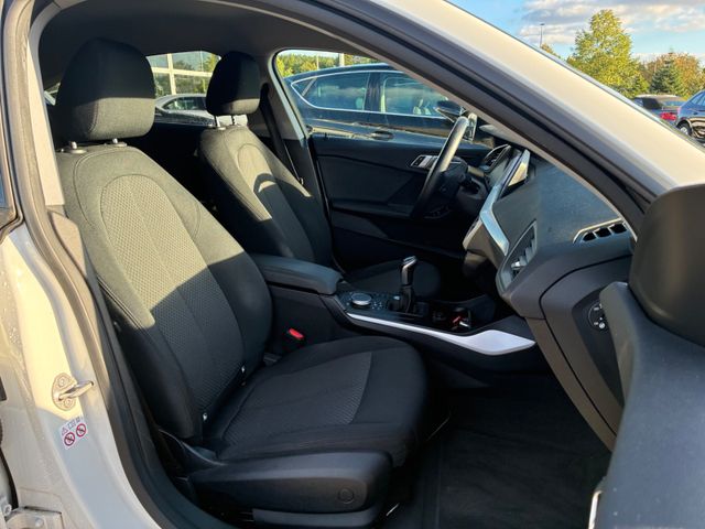 Fahrzeugabbildung BMW 218d Gran Coupé >NAV/AHK/LED/18Zoll Alu<