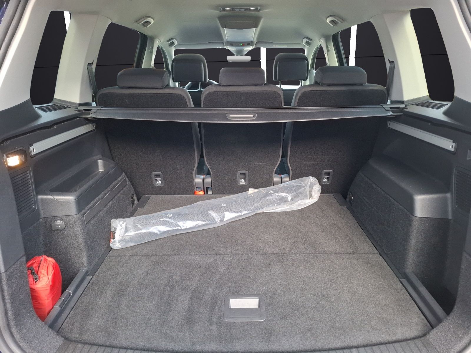 Fahrzeugabbildung Volkswagen Touran TSI Comfortline DSG R-Line LED Navi AID A