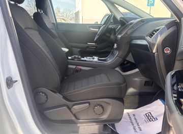 Ford S-Max - 12
