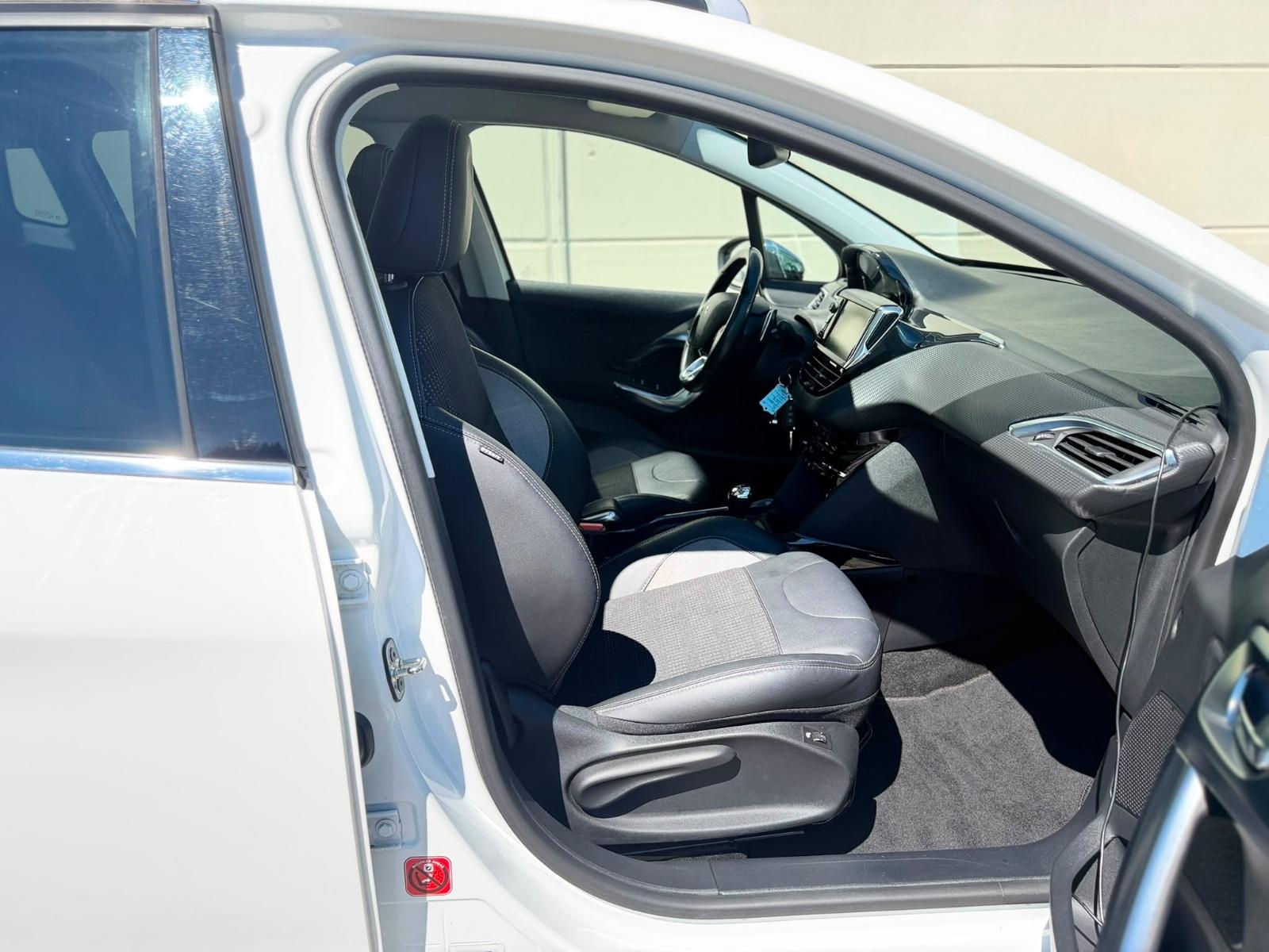 Peugeot 2008 Allure*AUTOMATIC*PANO*SHZ*PDC*