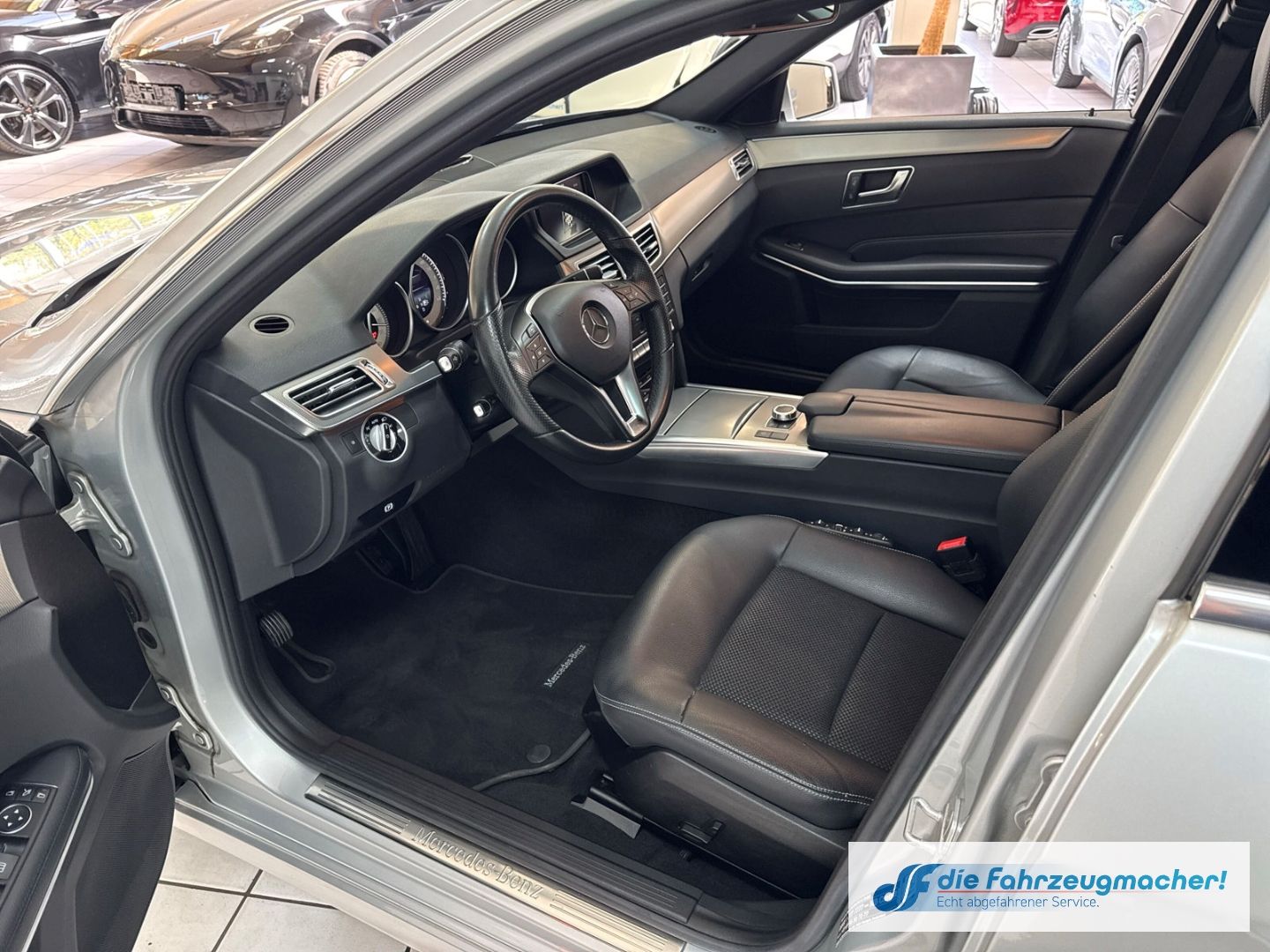 Fahrzeugabbildung Mercedes-Benz E 200 CGI BlueEf.Avantgarde LED Klimaaut Ambient