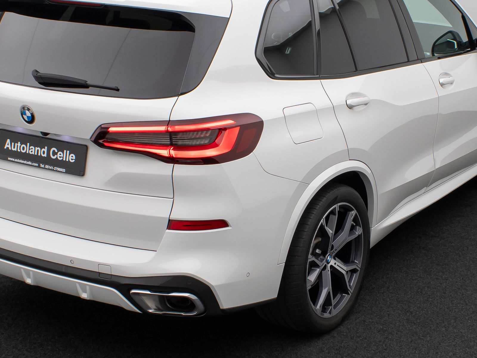 Fahrzeugabbildung BMW X5 xD30d M Sport Panoram Kamera HUD DAB HiFi 21"