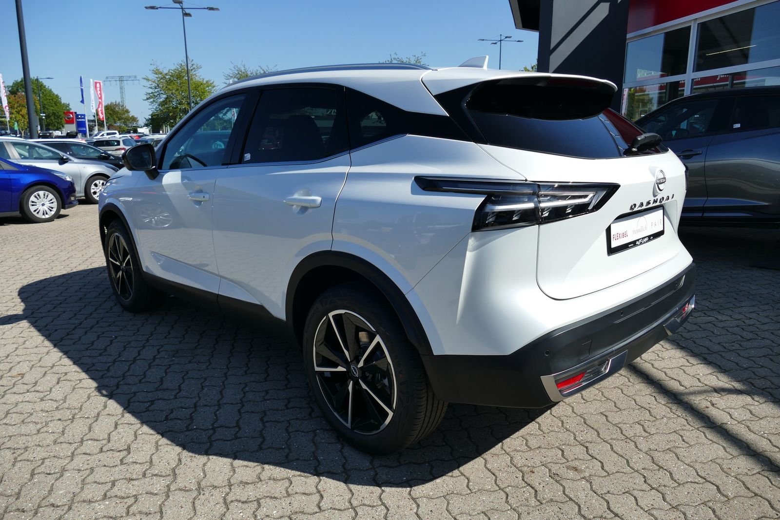 Nissan Qashqai Tekna 1.3 Dig-T Aut. LED ACC Navi Pano imagem 3