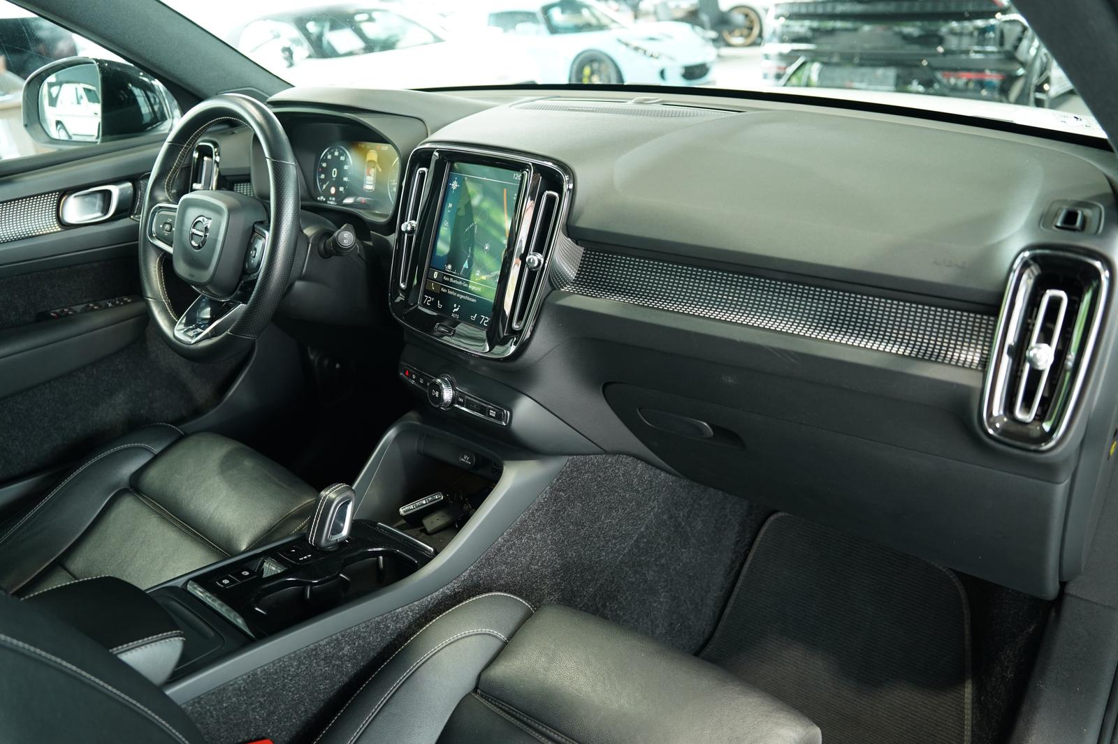Volvo XC40 R Design 2WD *2.H *Digital *GSD *360° *H&K