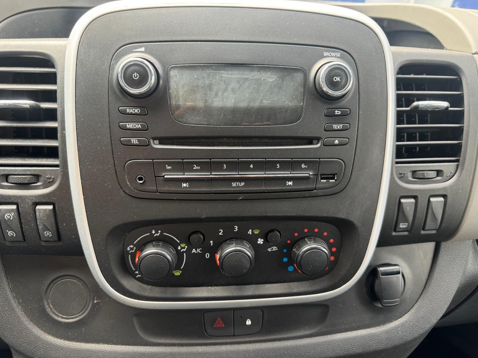 Fahrzeugabbildung Nissan NV300 Kastenwagen L1H1 2,7t PRO Klimaanlage