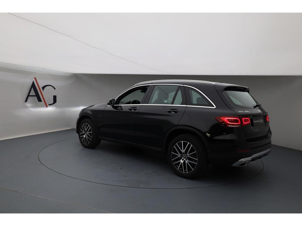Mercedes-Benz GLC 300 e 4M MBUX Totw. AppleCp Kamera Ambi