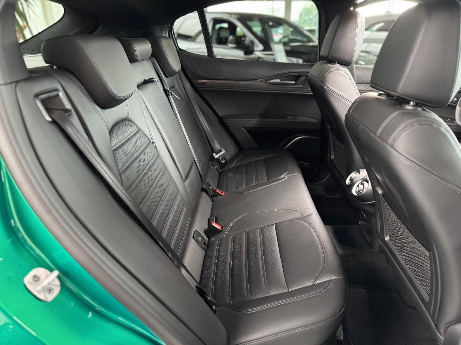 Fahrzeugabbildung Alfa Romeo Quadrifoglio Q4 ACC Assist-Paket Pano Garantie