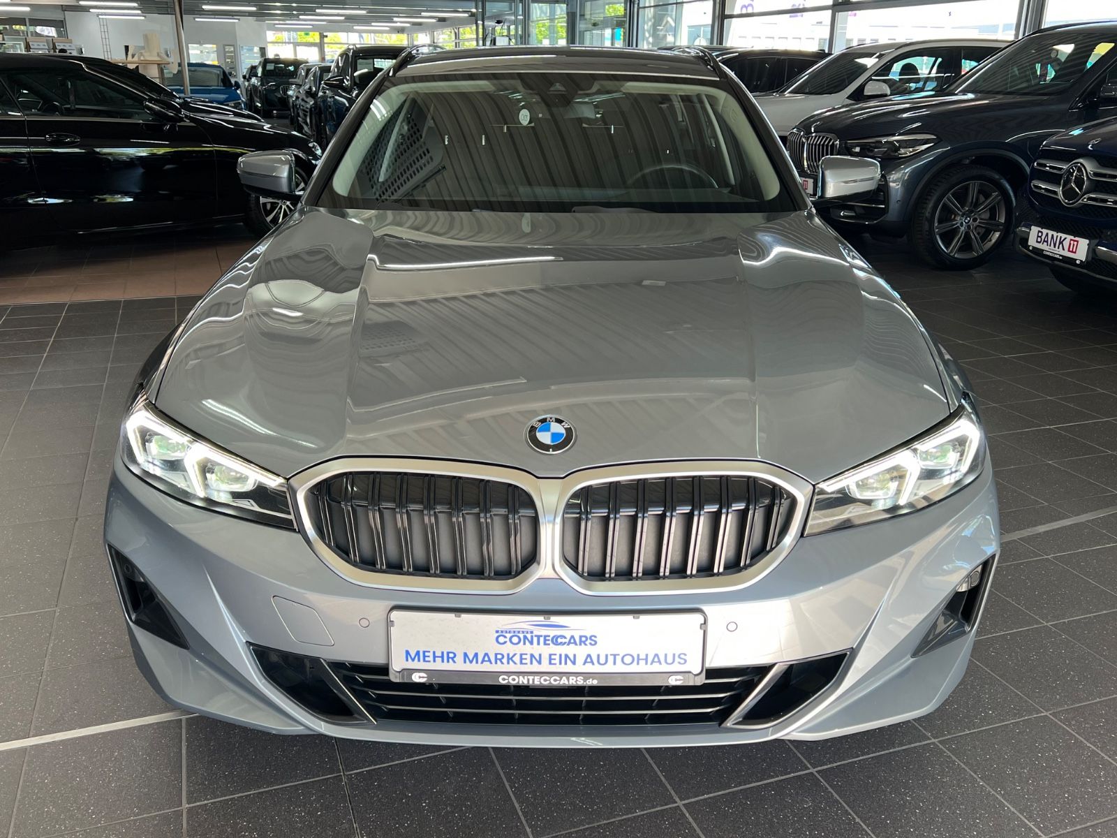 BMW 320 d xDrive Touring III DRIVING ASSISTANT III foto 3