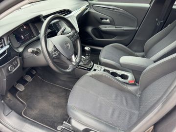 Fotografie des Opel Corsa F Elegance