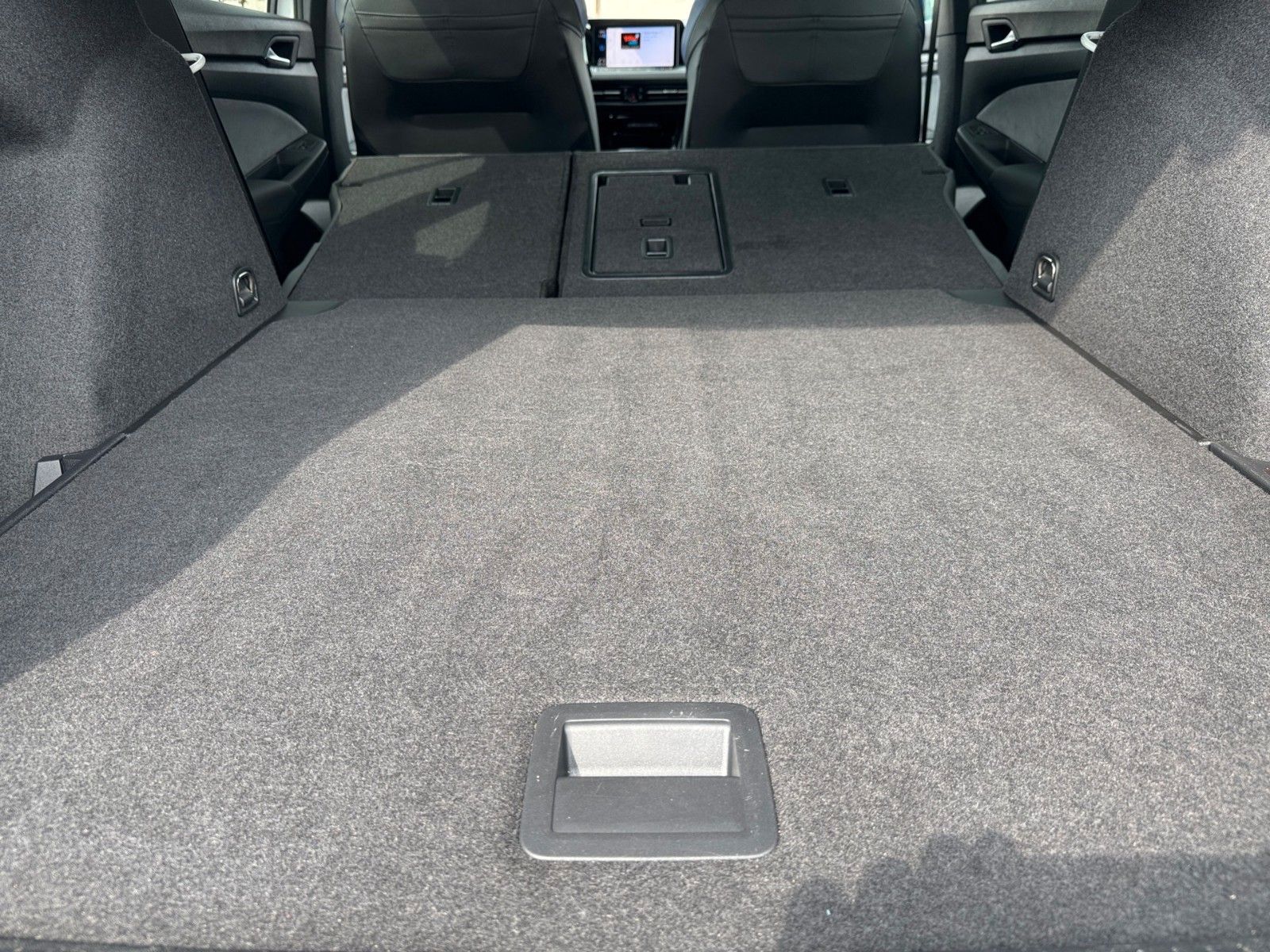 Fahrzeugabbildung Volkswagen Golf VIII Variant R 4Motion 2.0 TSI