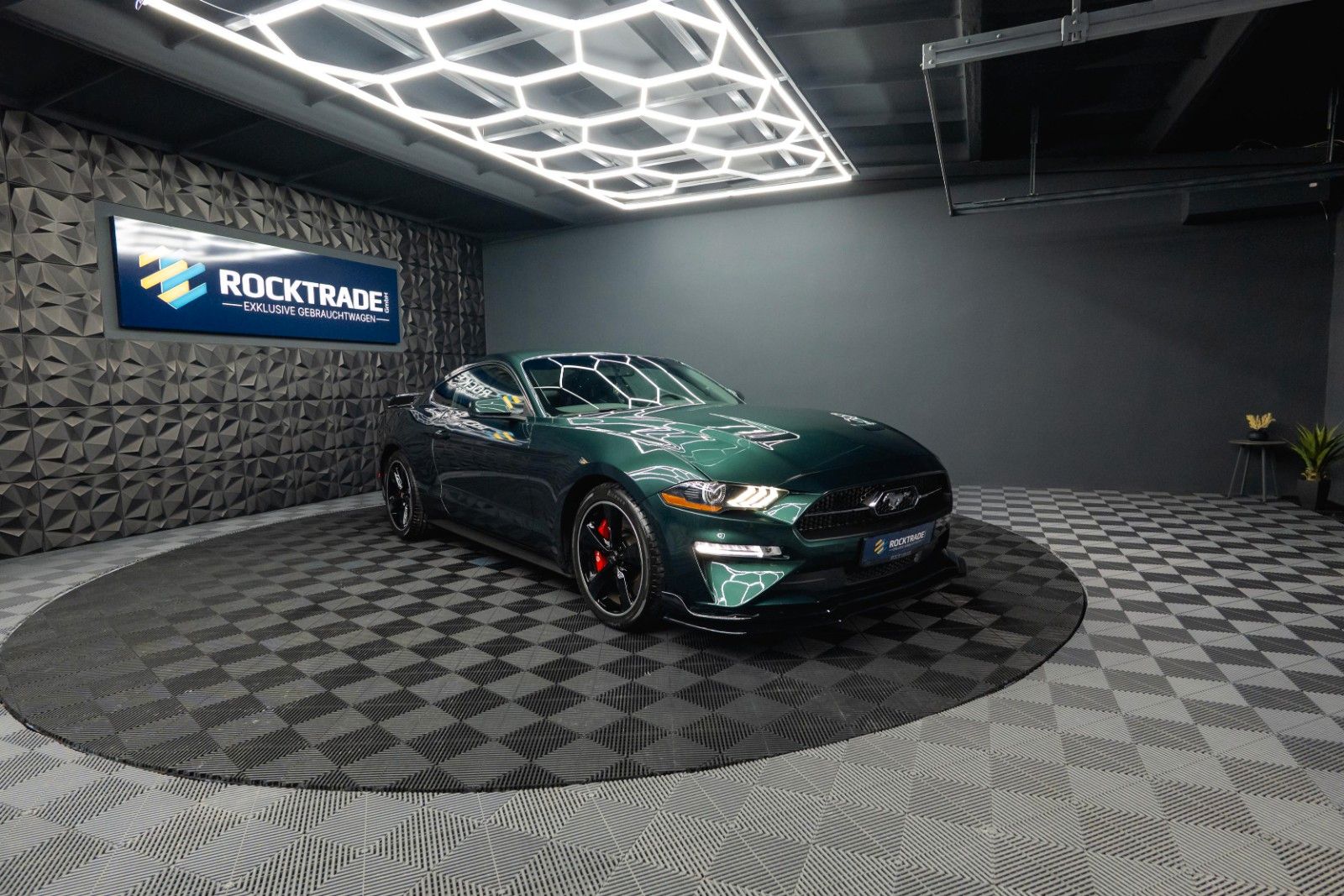 Fahrzeugabbildung Ford Mustang 5.0 V8 BULLITT 6-Gang RECARO Unfallfrei
