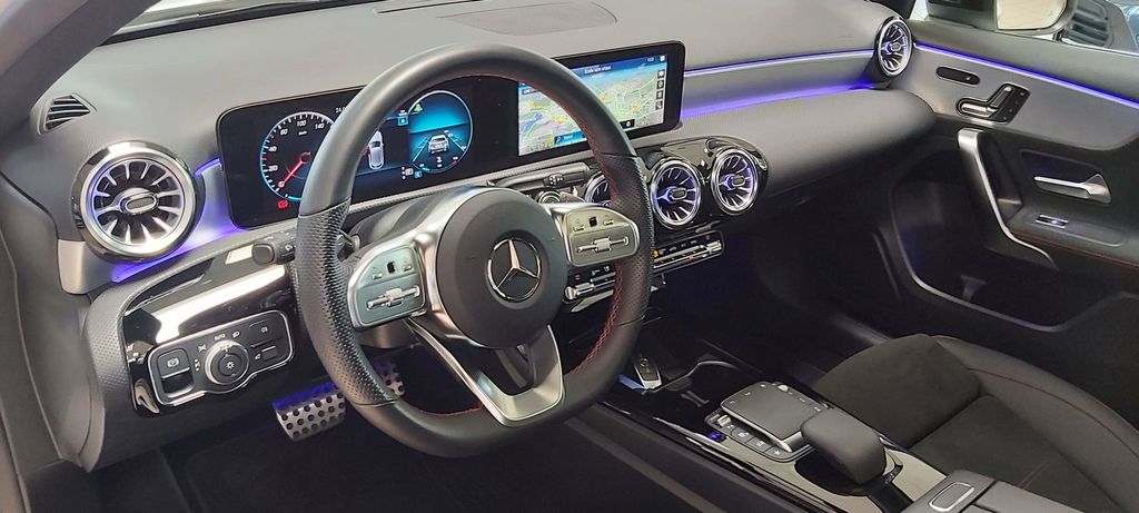 Mercedes-Benz A 250 4M AMG PANO 19 ZOLL TOTW NETTO 32.400