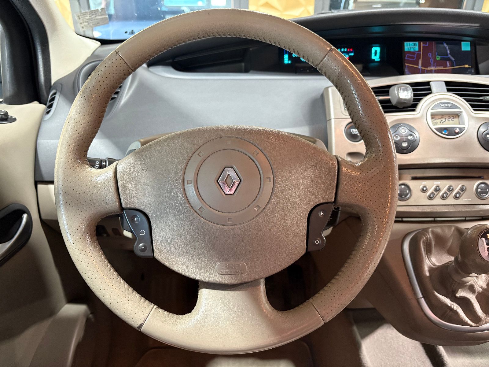 Fahrzeugabbildung Renault Scenic II Grand Privilege/7-SITZ/PANO/NAVI/SHZ/