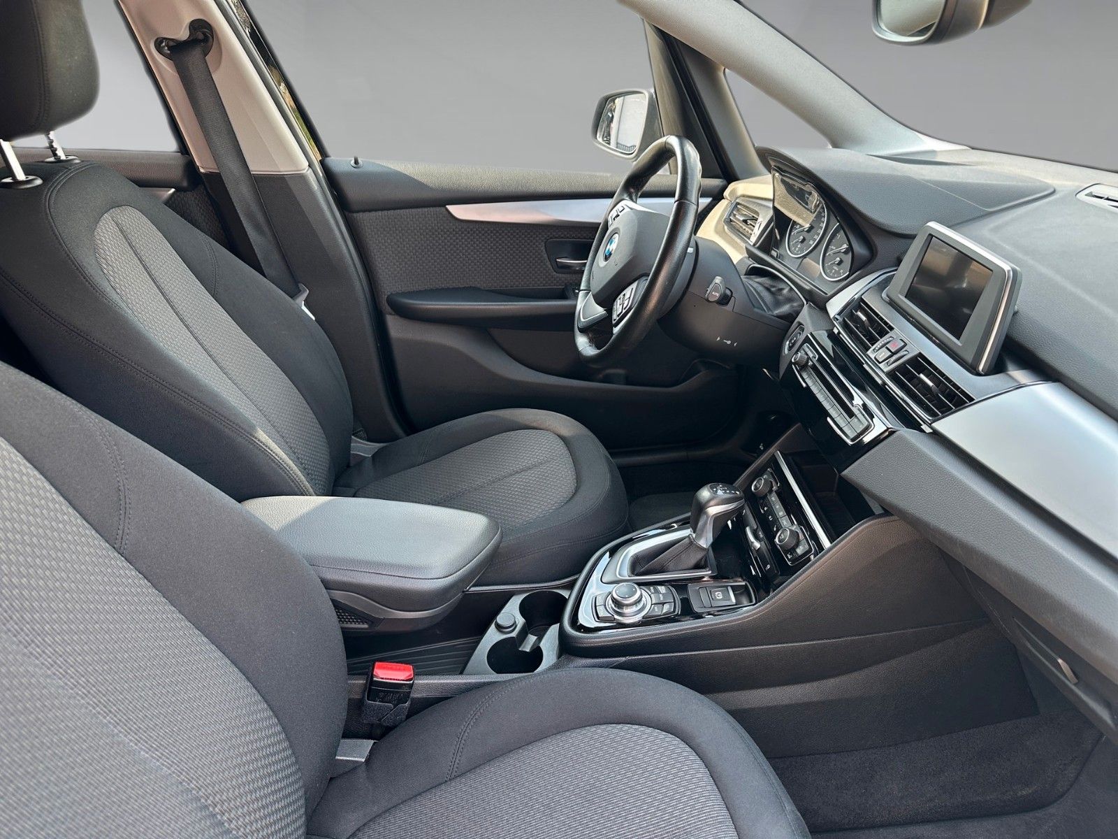 BMW 218 2 Active Tourer 218 i – Bild 8
