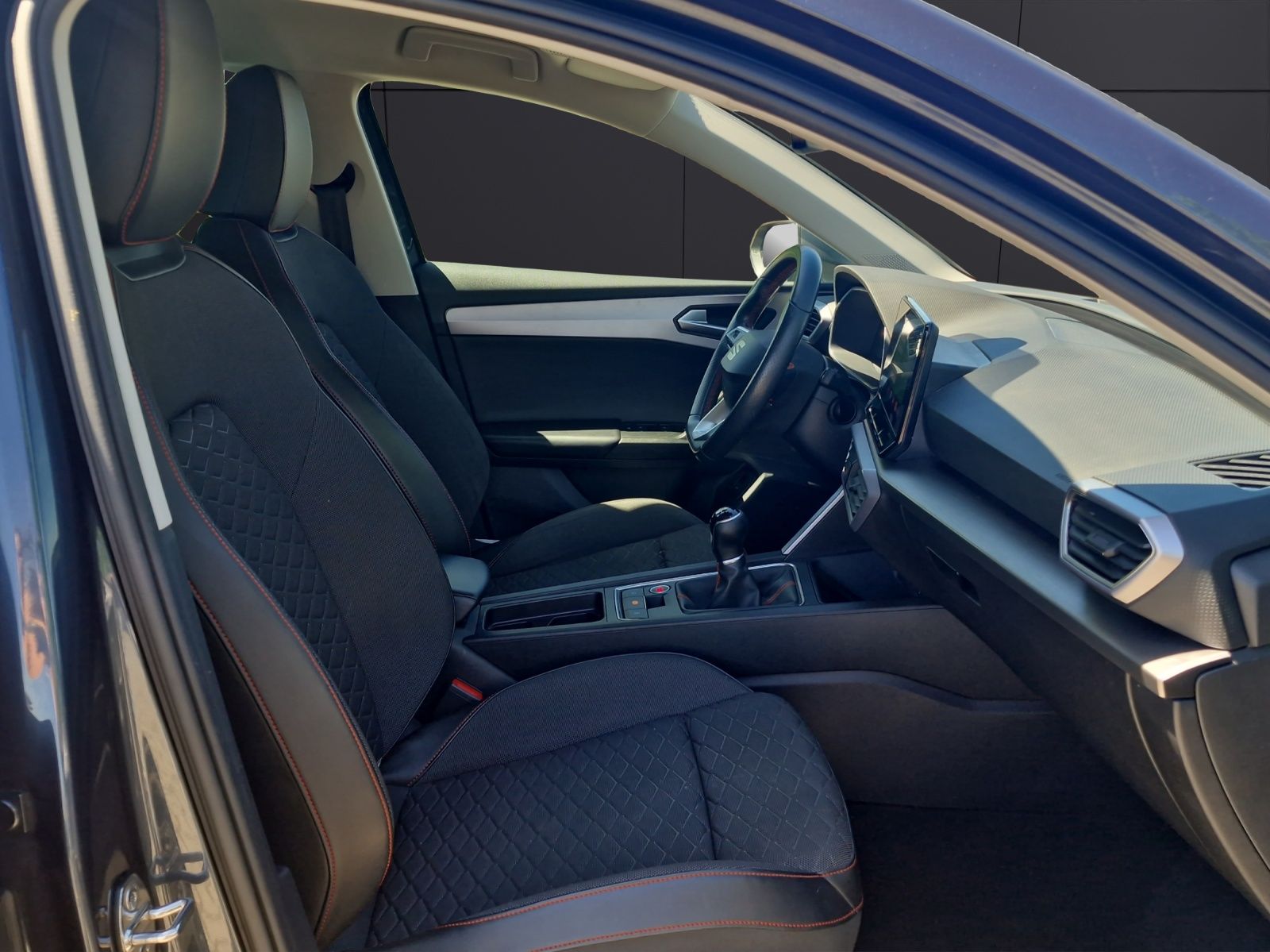 Fahrzeugabbildung SEAT Leon ST FR 1.5 TSI LED Navi AHK VC SHZ RFK