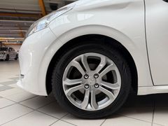 PEUGEOT 208 Allure|SHZ|PDC|BT|USB|Klimaanlage|Tempomat