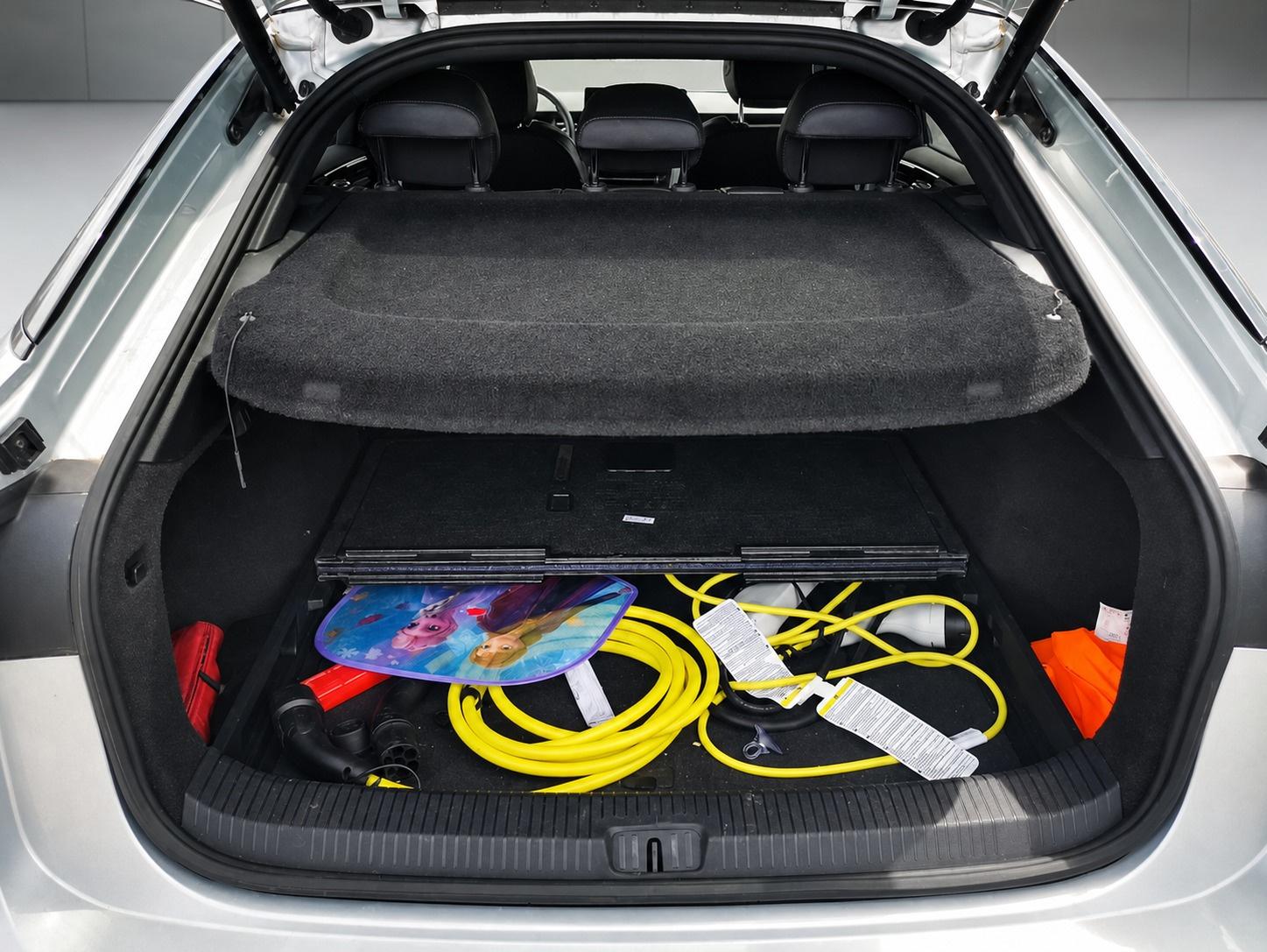 Volkswagen ID.7 Pro (77 kWh) Matrix+HUD+Navi+ACC+RearView