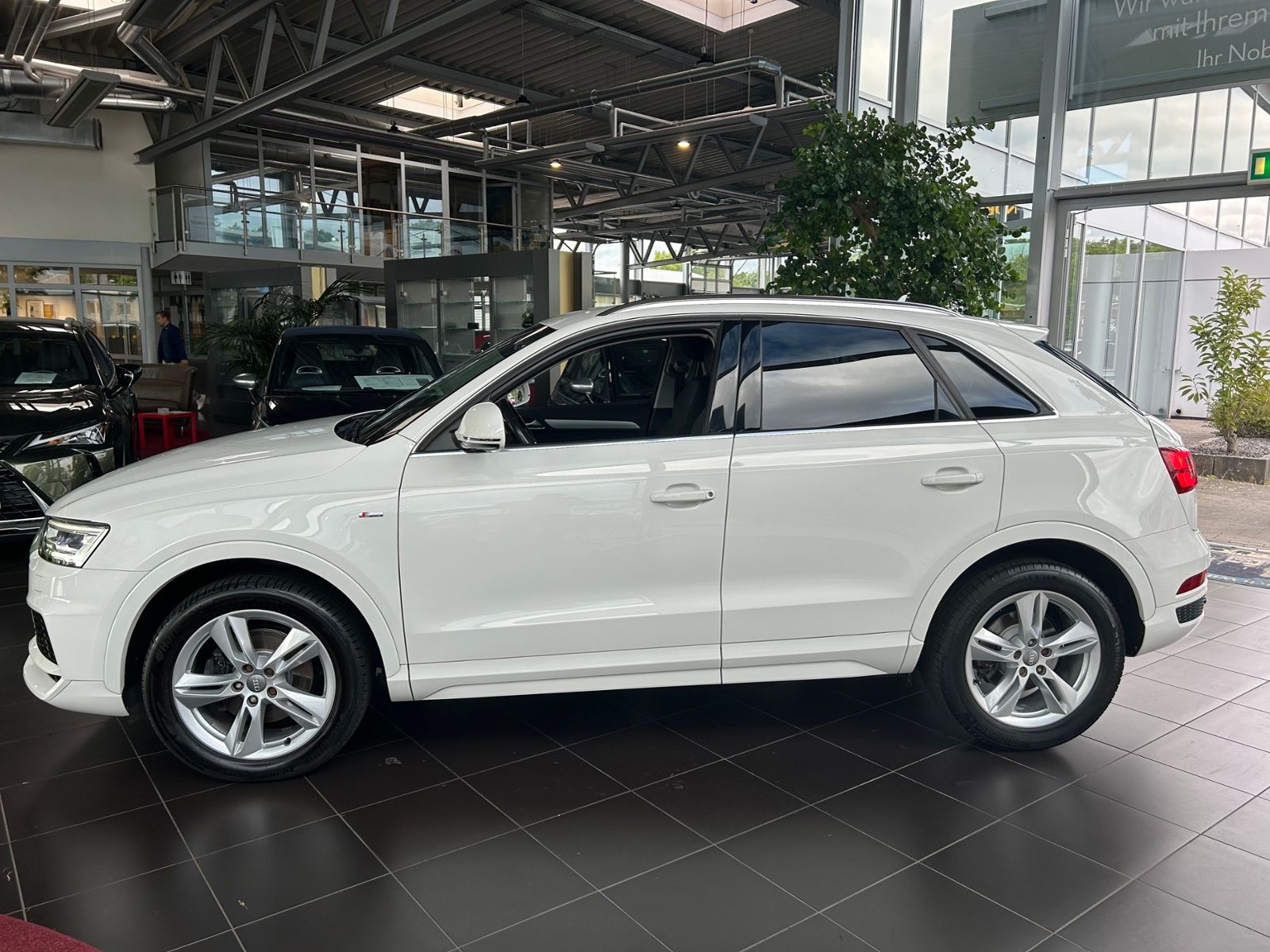 Fahrzeugabbildung Audi Q3 S-Line KLIMA LED NAVI ALU AHK
