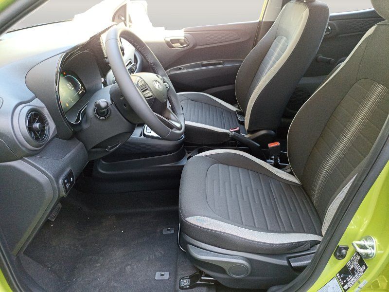 Fahrzeugabbildung Hyundai i10 1.2 Trend Automatik