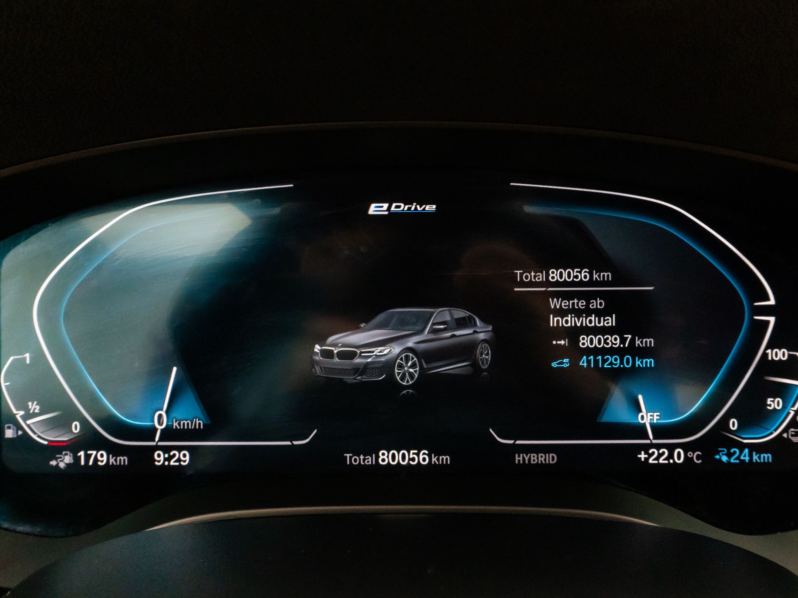 Fahrzeugabbildung BMW 545e xD M Sport 360° HUD H/K DAB AHK Komfort
