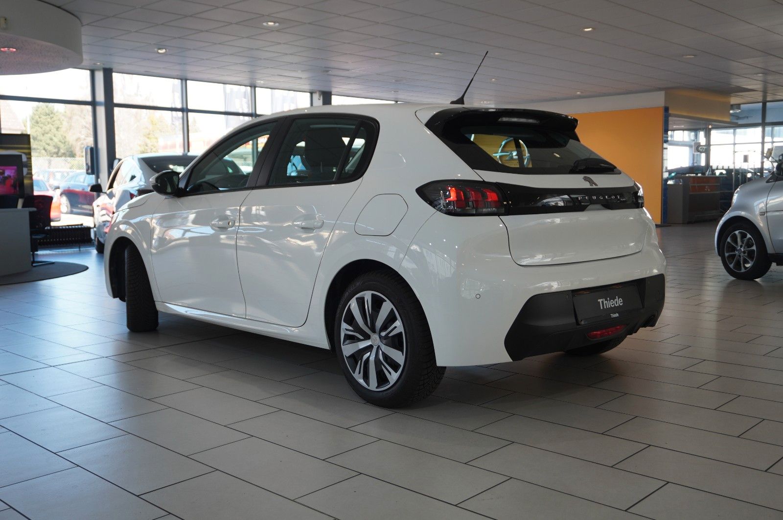 Fahrzeugabbildung Peugeot 208 1.5 HDI ACTICE NAVI/LED/SHZ/PDC/SPORT/TEMP.