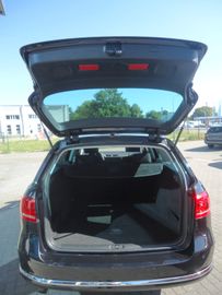 Volkswagen Passat Variant - 11
