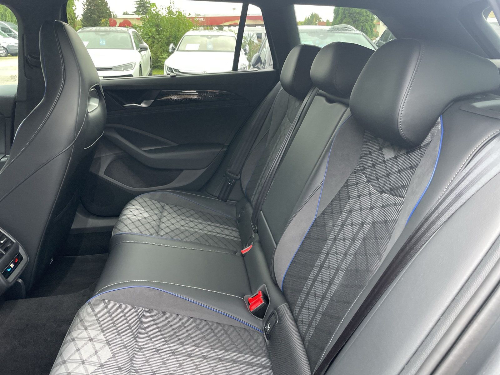 Passat Var. R-Line TDi DSG Navi AZV Matrix