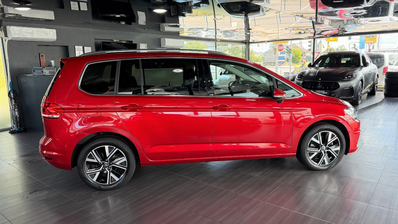 Volkswagen Touran 2.0 TDI DSG*Highline*LED*AHK*Kamera*ACC