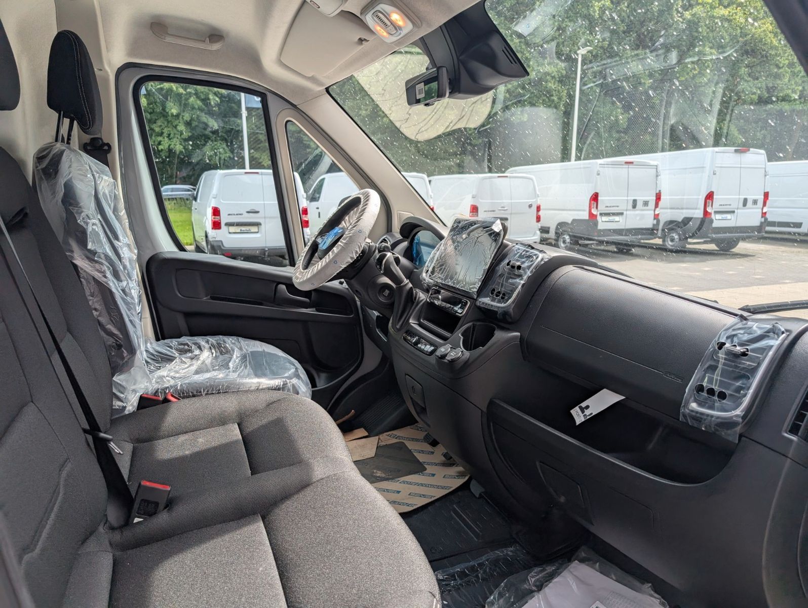 Fahrzeugabbildung Fiat Ducato H2 Kastenwagen 35 L4H2 180 Multijet Maxi