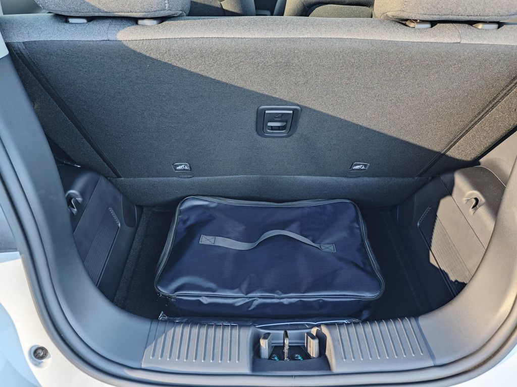 Leapmotor T03 70 kW BEV KLIMA KAMERA ACC PANORAMADACH imagem 3