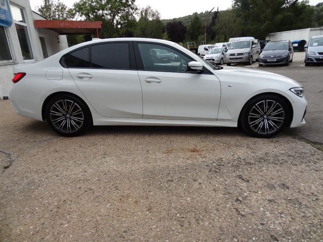 Fahrzeugabbildung BMW 320d xDrive M Sport/2.Hd/Leder/Navi/Kam/LED/