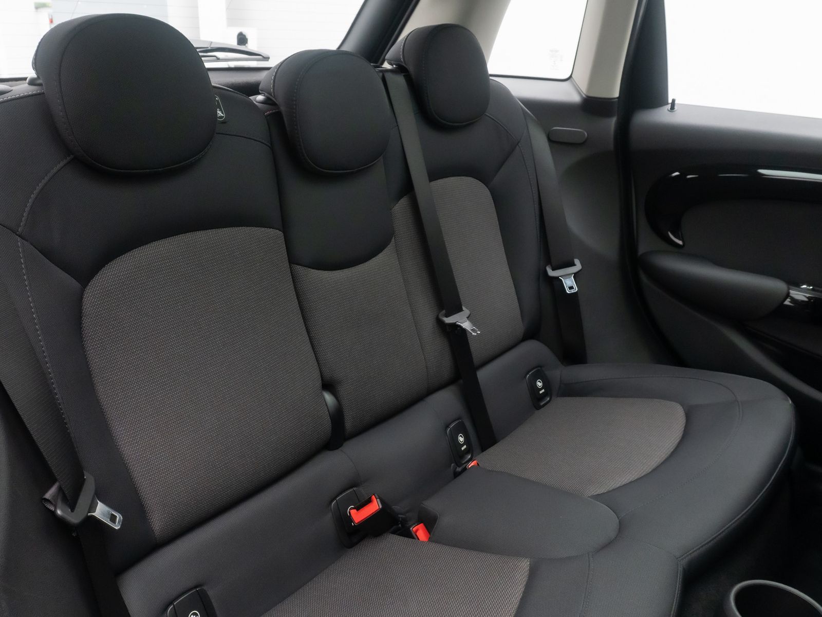 Fahrzeugabbildung MINI Cooper Clubman Tempomat ParkAss Panorama LM