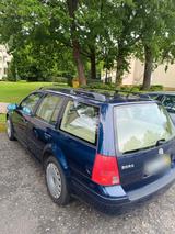 Volkswagen VW Bora 1,6 - Volkswagen Bora mit Benzin-Antrieb: Kombi, 1.6