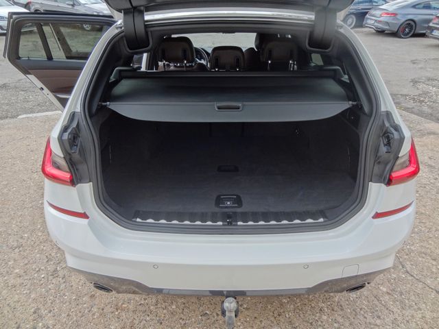 Fahrzeugabbildung BMW 320d xDrive M Sport/Laser/Leder/Virtual/AHK/1.Hd