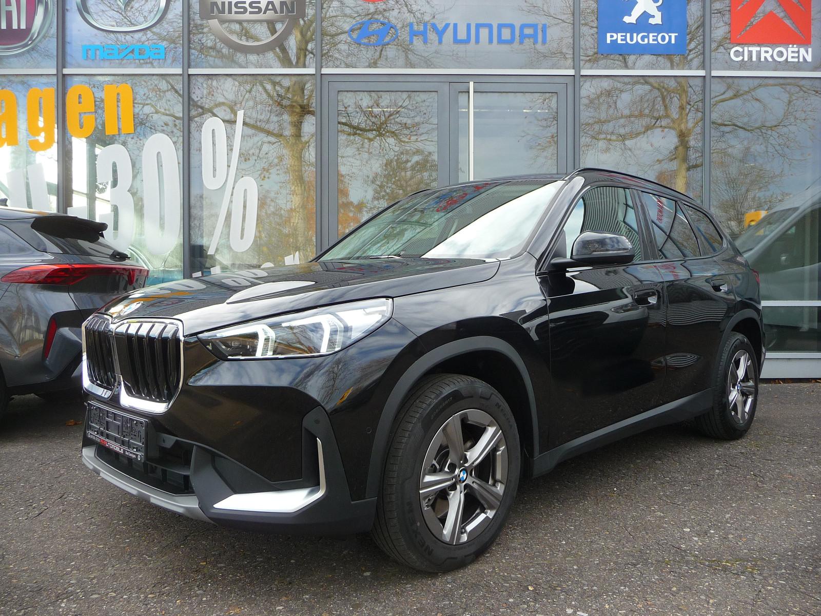 BMW X1 20 i sDrive Aut. PANO/AHK/Premium+TravelPaket