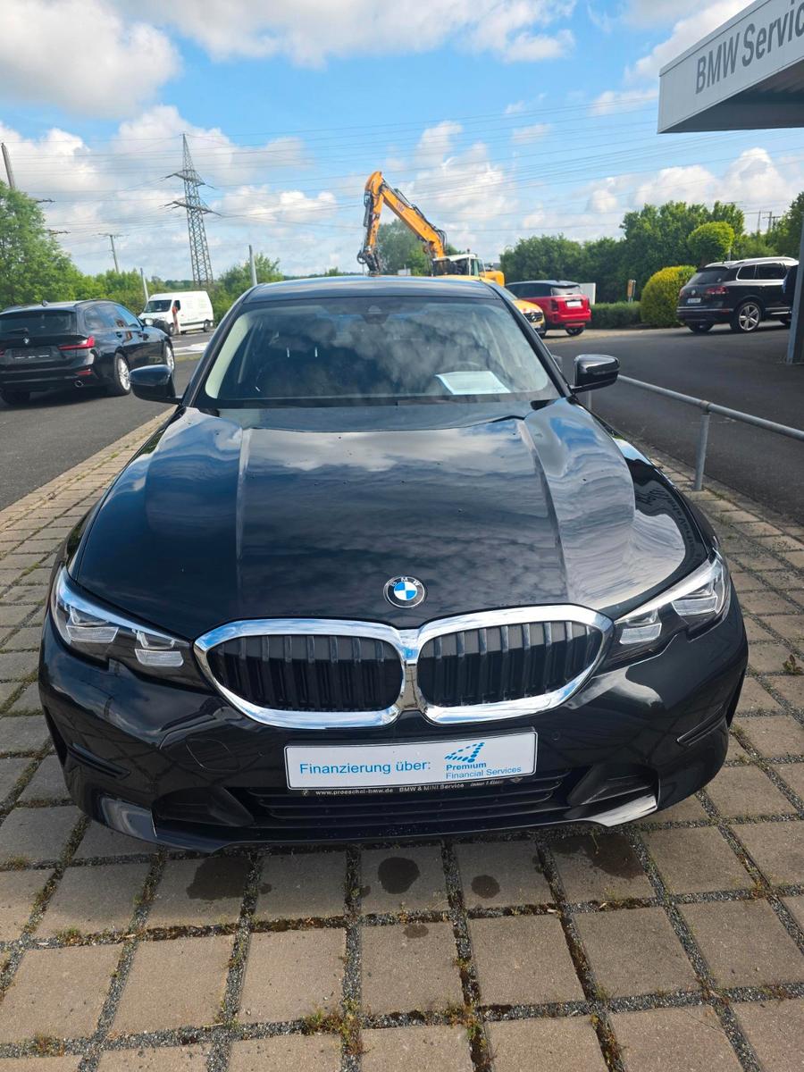 BMW 320i Lim (G20) Aut/Advantage/KFZG/DA/LC+)