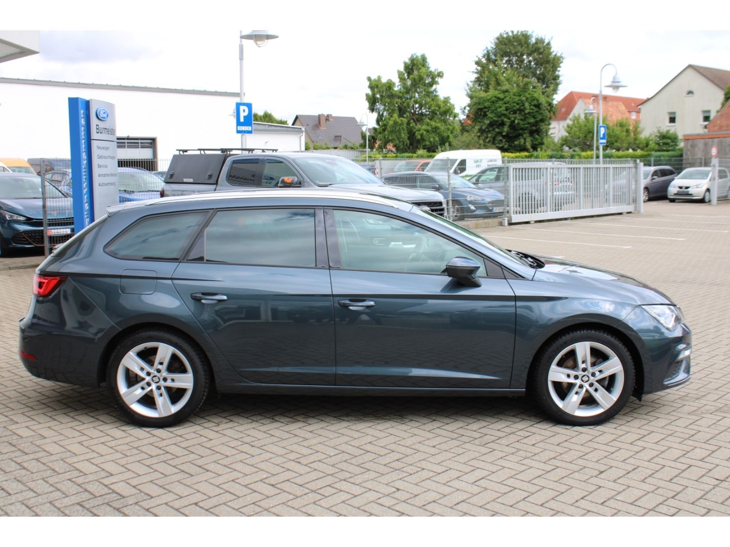 Fahrzeugabbildung SEAT Leon 1.5 TSI ST FR ACC LED Navi DAB PDC RFK AHK