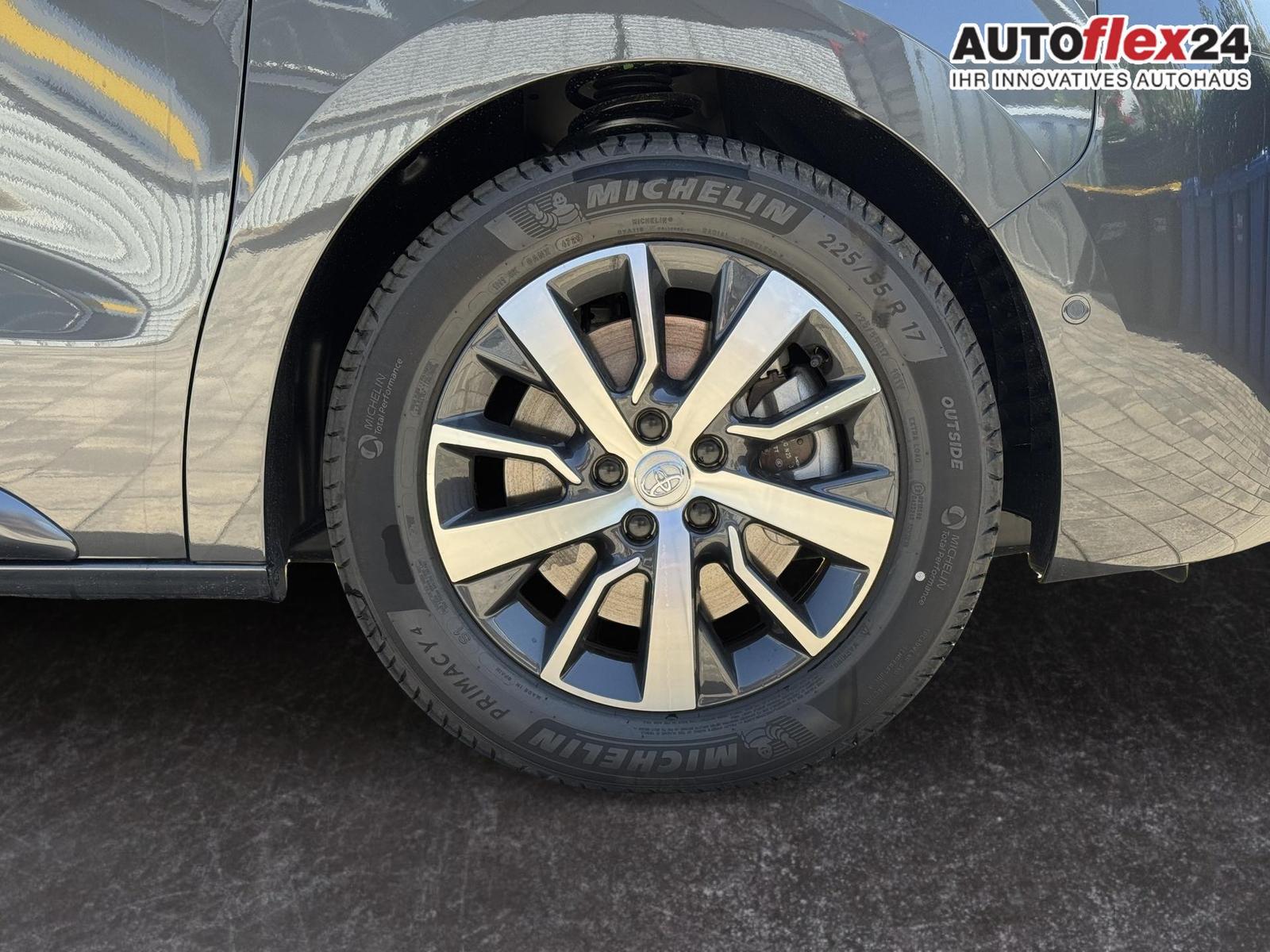 Toyota Proace Verso 2,0 D-4 L2 8-Sitzer ACC 2ZoKlima...