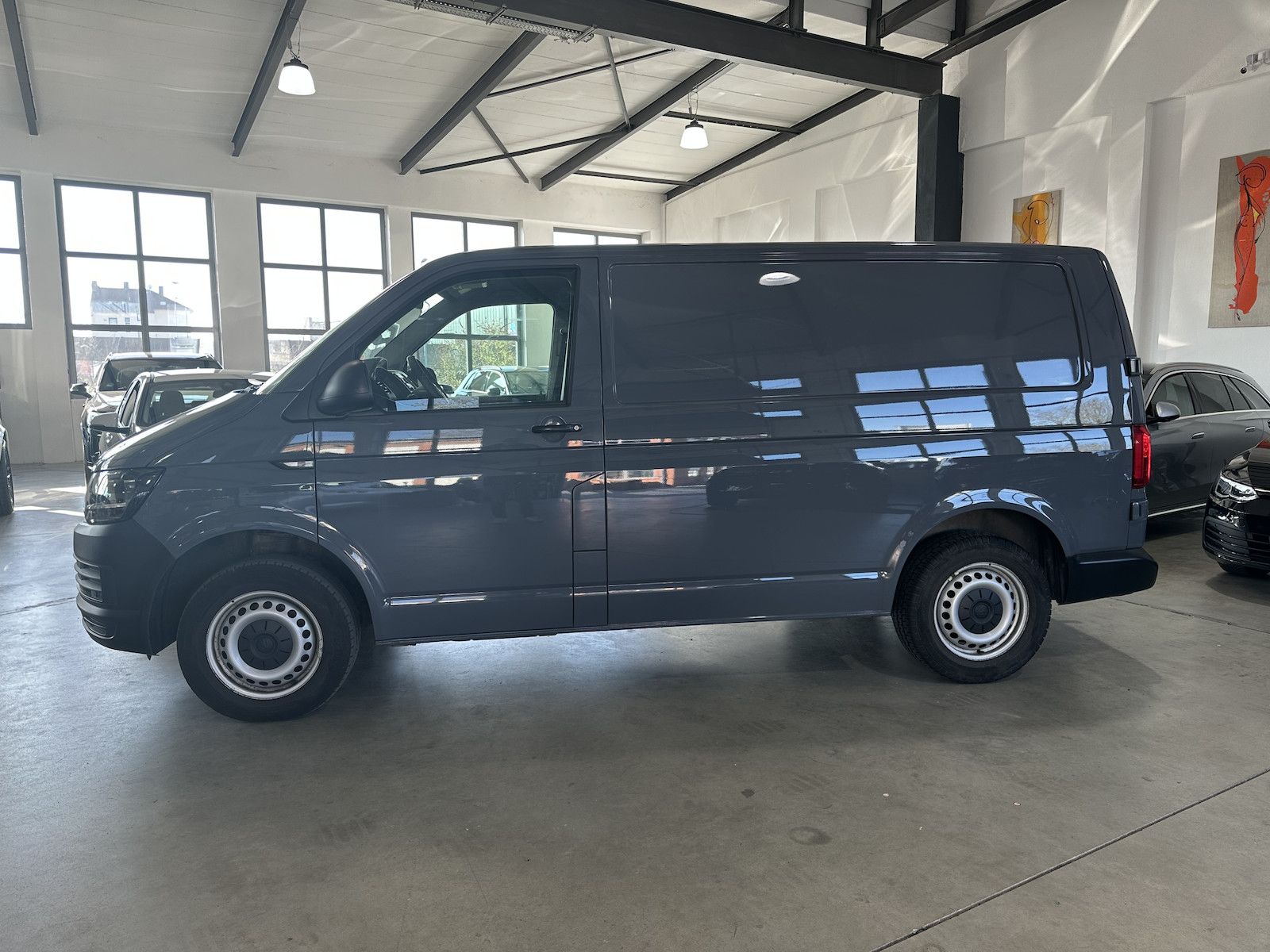 Fahrzeugabbildung Volkswagen T6 Kasten 2.0 TDI Kurz/1.Hd/U-Frei/3-Sitzer/PDC/