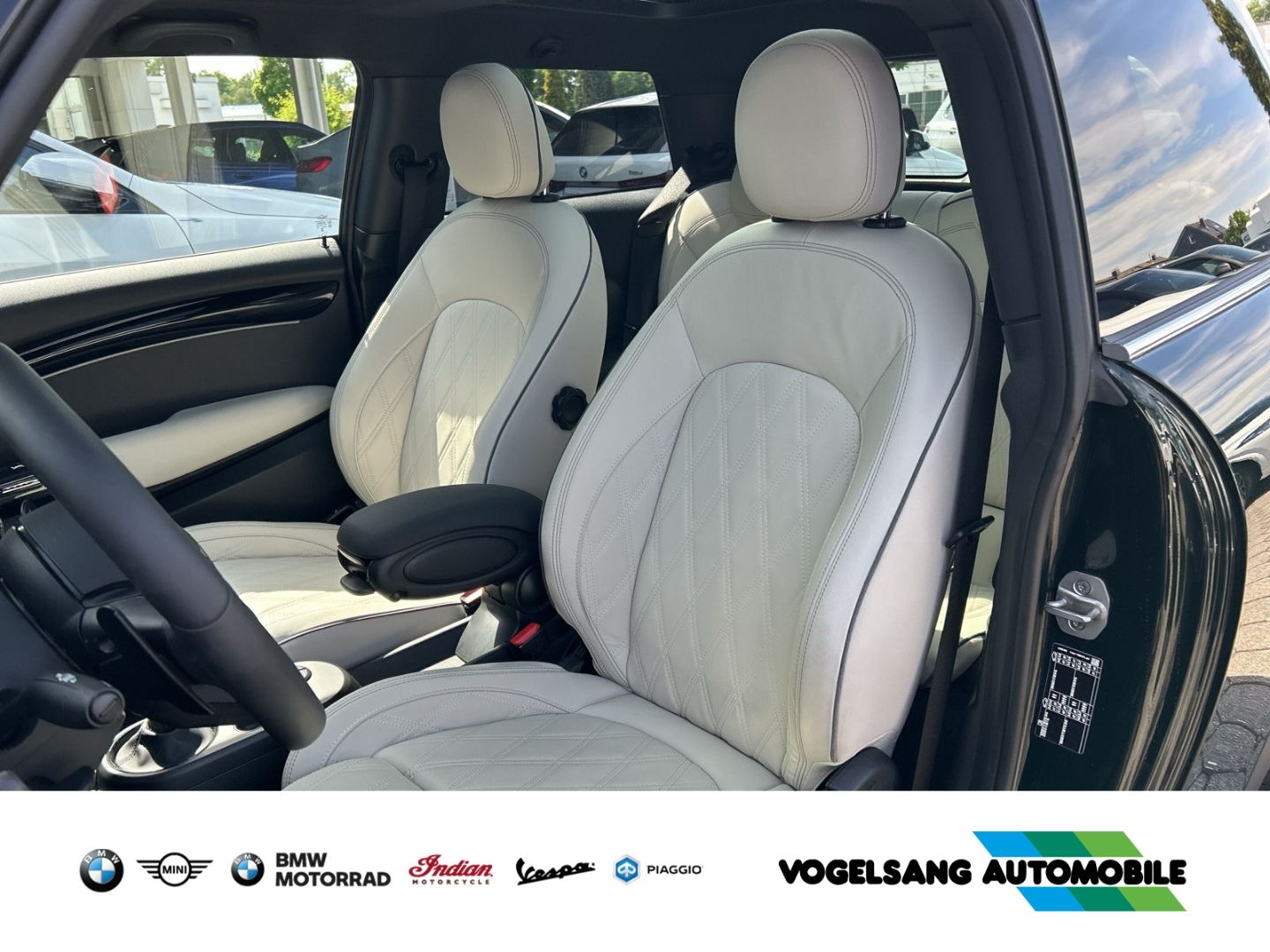 Fahrzeugabbildung MINI John Cooper Works Trim,Rückfahrk.,Panodach,H&KSo