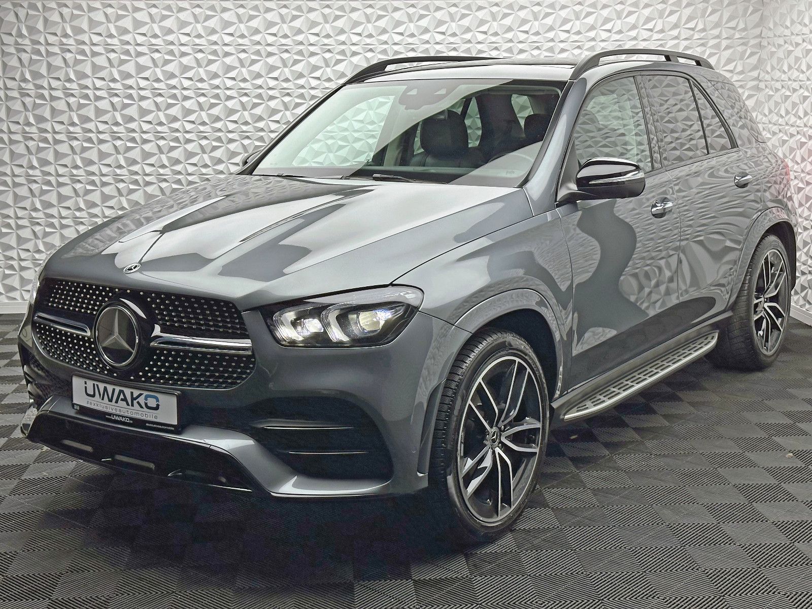 Fahrzeugabbildung Mercedes-Benz GLE 350d AMG 4M V6/DISTR/PANO/STHZ/360°/AHK/22"