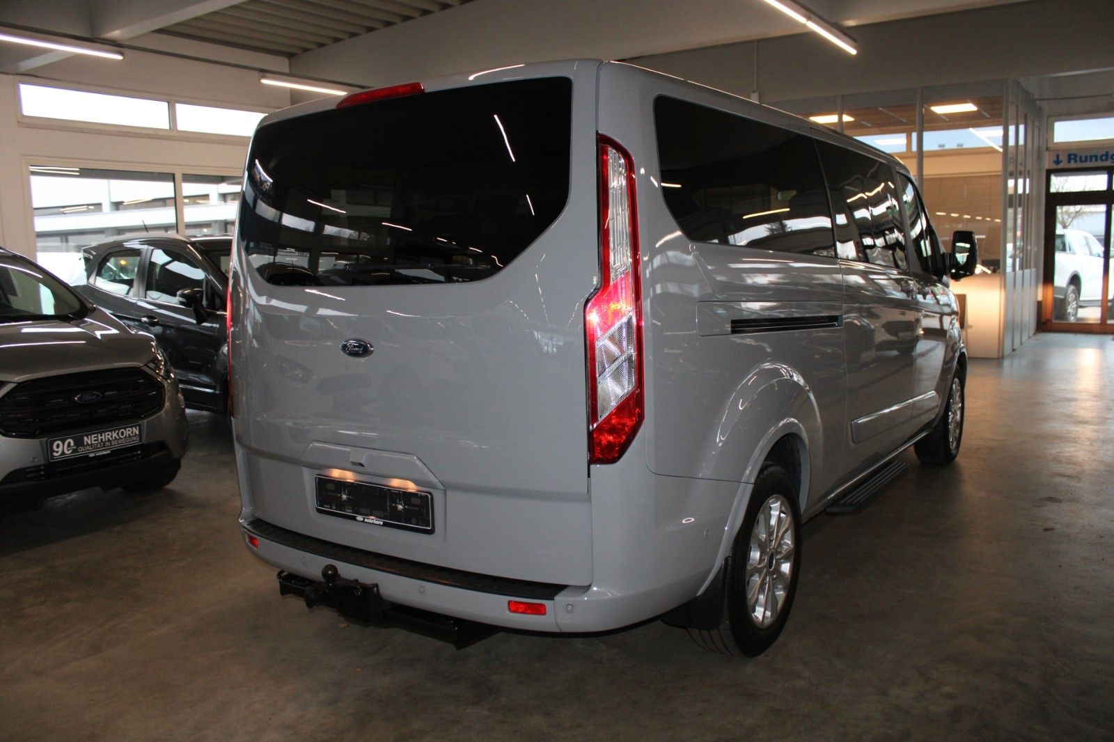 Fahrzeugabbildung Ford Tourneo Custom L2 Titanium X 8Si AHK STDHZ Leder