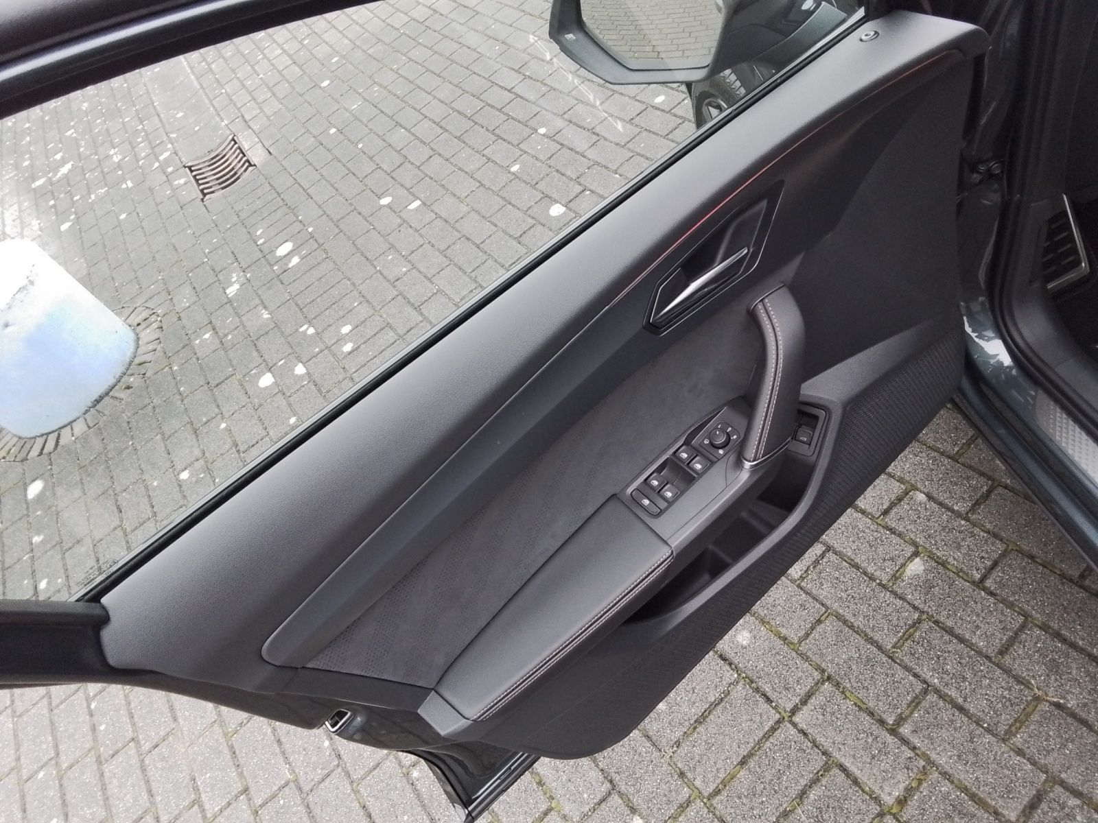 Fahrzeugabbildung CUPRA Formentor VZ 1.5 TSI e-Hybrid 200 kW AHK