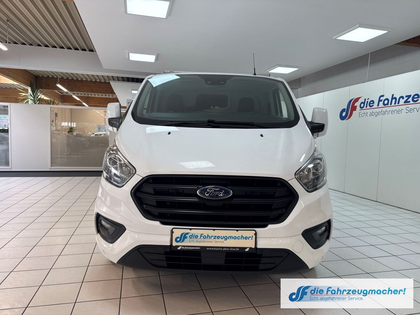 Fahrzeugabbildung Ford Transit Custom Kasten 300 L1 Trend Notbremsass.